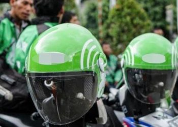Nestapa Pekerja Angkutan Online