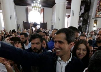 Guaido Bertemu Militer untuk Jatuhkan Nicolas Maduro