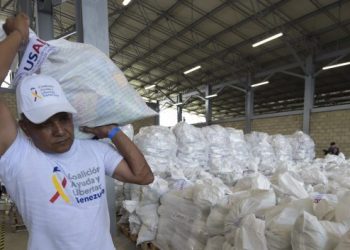 Oposisi Venezuela Distribusikan Bantuan Kemanusiaan Pertama