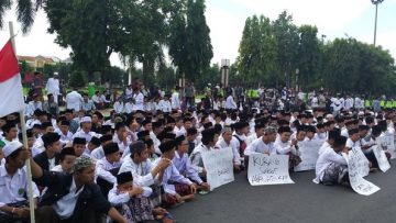 Doa Yang Tertukar, Fadli Zon di Demo di Kudus