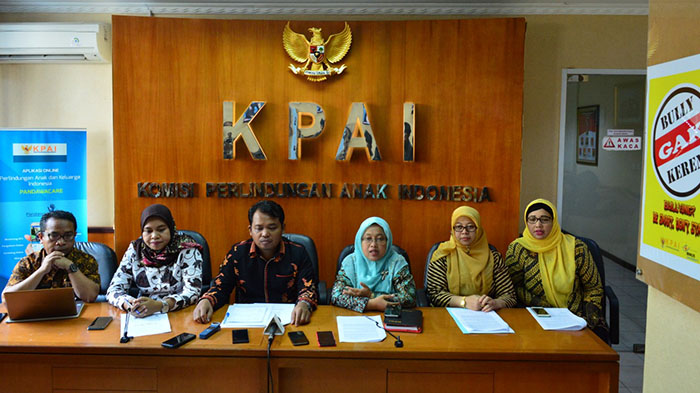 Konferensi pers pimpinan KPAI melaporkan hasil pemantauan selama tiga bulan pertama tahun 2019 tentang prostitusi anak lewat media sosial di Kantor KPAI, Jakarta Pusat, Jumat (29/3). Foto: Suandri Ansah/Indonesiainside.id