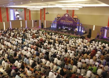 Warga Makassar Shalat Idul Fitri di Hotel