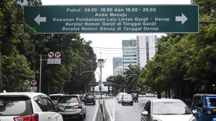 Pemprov DKI Jakarta meniadakan sementara kebijakan ganjil-genap dan Hari Bebas Kendaraan Bermotor (HBKB) selama libur Lebaran. Foto: Ngopibareng