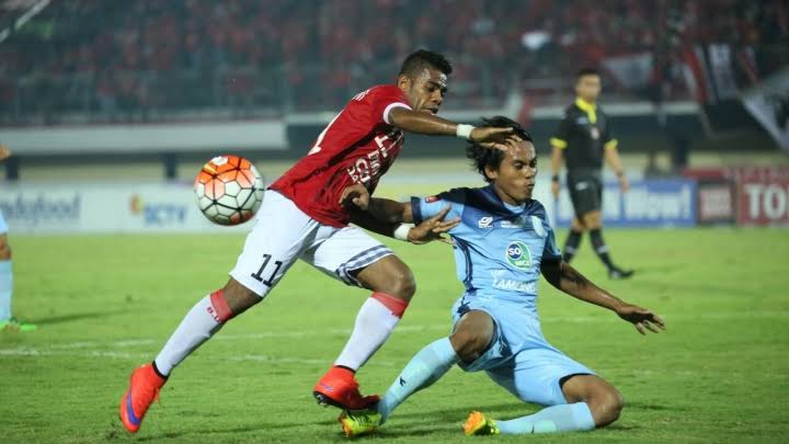 Kepergian Aji Santoso Mengagetkan Para Pemain Persela