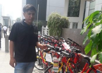 Wah…Ada Persewaan Sepeda di Trotoar Jalan MH Thamrin