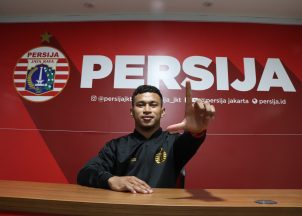 Gelandang serang baru Persija Jakarta, Osvaldo Haay meyakini Bonek mengerti keputusannya pindah ke tim rival. Foto: Persija Jakarta