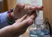 Pemprov Sumbar Produksi Massal Hand Sanitizer Standar WHO