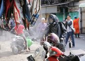 Cegah Covid-19, Tiga Pasar Tradisional di Lombok Disemprot Cairan Disinfektan