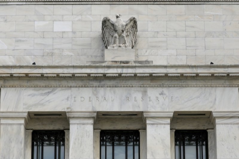 Fed Pertahankan Suku Bunga Mendekati Nol