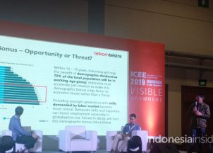 Agus F. Abdillah, Chief of Products and Services Officer Telkomtelstra (kanan) sedang memberikan pemaparan. Foto: Andryanto S/Indonesiainside.id