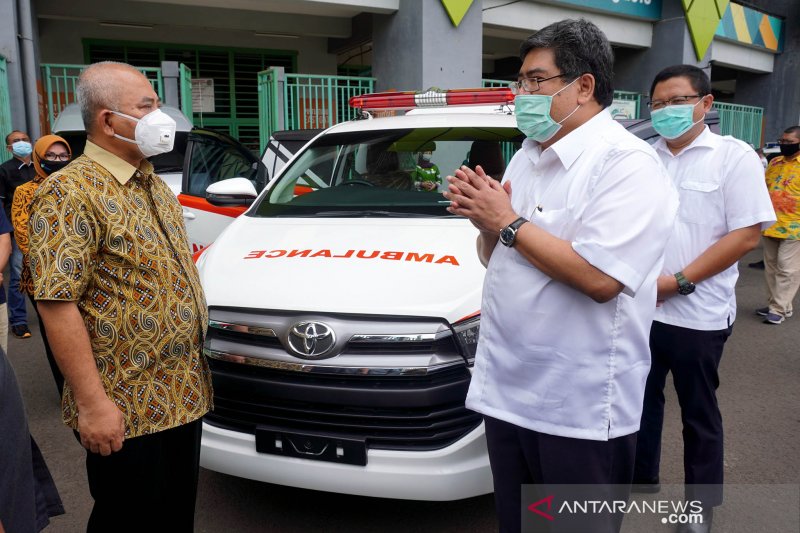 Pemkot Bekasi Terima Bantuan Ambulans dan Face Mask dari Toyota