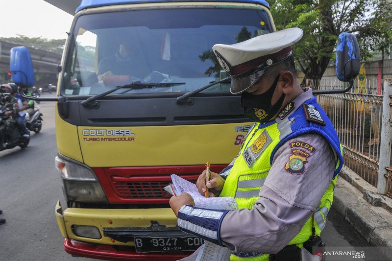 Catat! Besok Ganjil Genap Ditiadakan