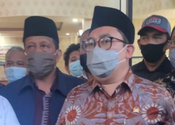 Fadli Zon Bersama Anggota Komisi III DPR RI dan FPI Sambangi RS Polri