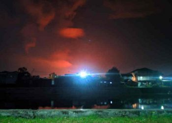 Kilang Minyak PT Pertamina RU VI Balongan Meledak dan Terbakar