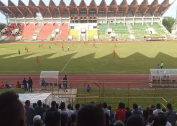 Laga PSMS dan Persiraja Dihentikan Karena Penonton Membludak