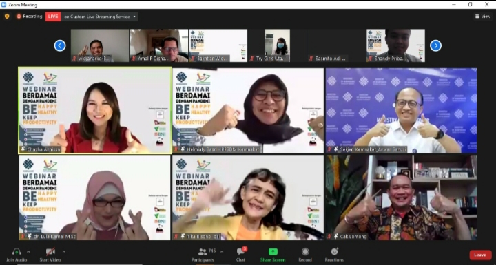 Kemnaker melalui Pusat Pengembangan Sumber Daya Manusia Ketenagakerjaan menggelar webinar Berdamai dengan Pandemi: Be Happy, Be Healthy, Keep Productivity.