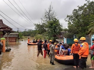 Sebanyak 15 Rumah Warga Rusak setelah Musibah Tanah Longsor di Kabupaten Tasikmalaya