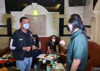 Beroperasi Saat PPKM Level 3 Diberlakukan, Tempat Karaoke di Jakut dan Tangsel Disegel