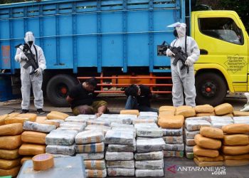 Truk Berisi 279 Kg Ganja Siap Edar di Jabodetabek Diamankan