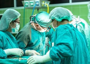 Presiden Sayangkan Banyak WNI Berobat ke Luar Negeri, DPR: Perbaiki Kualitas Pelayanan Kesehatan!