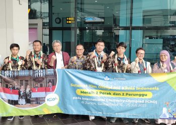 Berjibaku dan Pantang Menyerah, Siswa Cahaya Rancamaya Sukses Harumkan Nama Bangsa