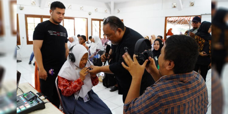 Kelas Podcast untuk Disabilitas Netra yang digelar Kemenkominfo RI di Aula SLBN A Pajajaran, Bandung, Jumat (25/8).