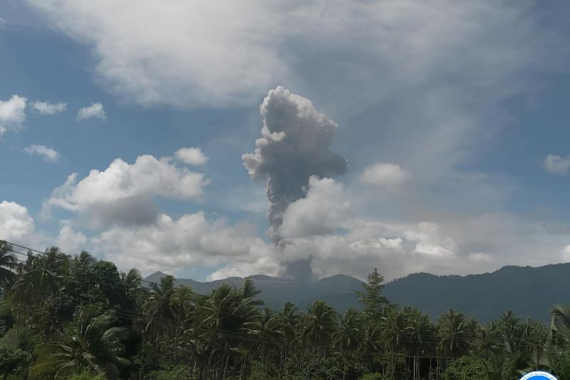Gunung Dukono Malut Murka, Muntahkan Abu Vulkanik 2,7 Km