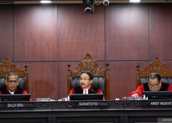 MK Tolak Seluruh Permohonan Anies-Imin