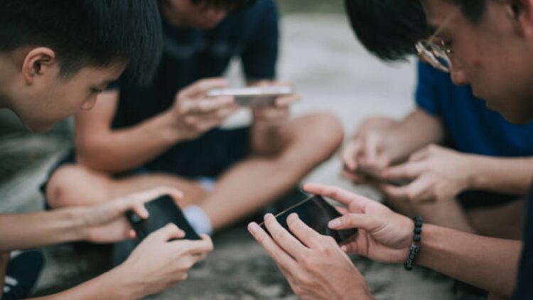 Mengelola Penggunaan Media Sosial untuk Kesehatan Mental