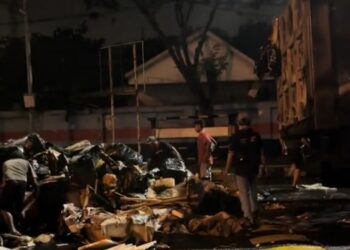 Viral, Paket Tujuan Banjarmasin Ludes Terbakar di Surabaya