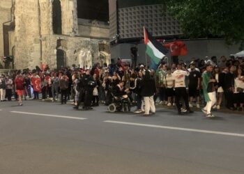 Tim Kesayangannya Kalah, Suporter Turki Turun ke Jalan dan Teriakkan Hidup Palestina
