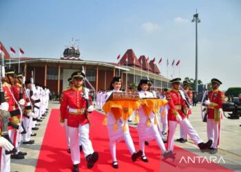 Duplikat Bendera Pusaka Merah Putih dan Salinan Teks Proklamasi Tinggalkan Jakarta