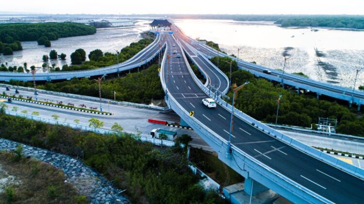 Salah satu jalan tol Waskita Karya