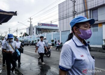 Kemenperin Awasi Ketersediaan Bahan Baku PT Sritex yang Terancam Habis dalam Tiga Minggu