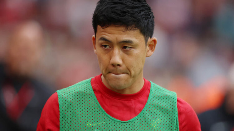 Wataru Endo, pemain Liverpool asal Jepang saat sesi latihan