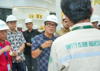 Libur Nataru, Wamenaker Lakukan Inspeksi Operasi Industri di KBN Marunda