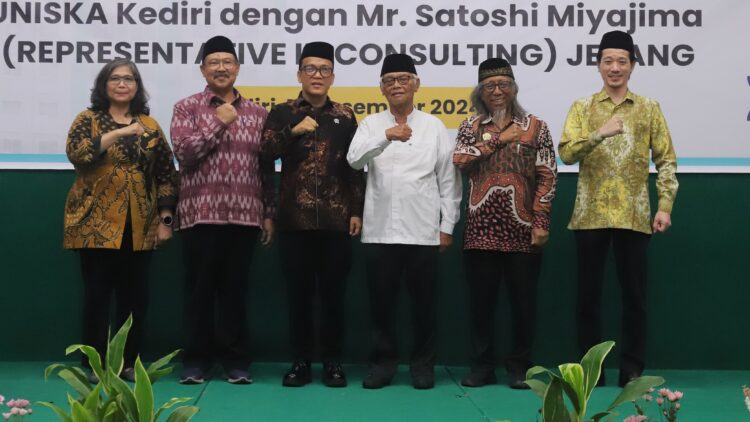 Wakil Menteri Ketenagakerjaan  Immanuel Ebenezer Gerungan menegaskan bahwa kerja sama internasional merupakan salah satu kunci untuk menjawab tantangan bonus demografi Indonesia. (Foto: Biro Humas Kemnaker)