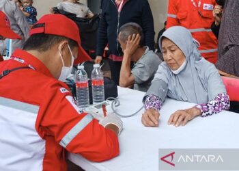 Polres Jakpus Adakan Bakti Kesehatan bagi Korban Kebakaran di Kemayoran