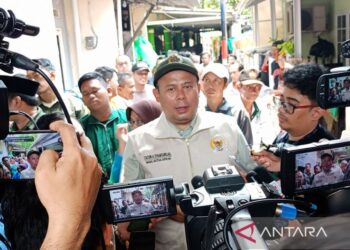 Wakil Ketua DPR Ingatkan agar Perusahaan Wajib Bayarkan THR Tepat Waktu