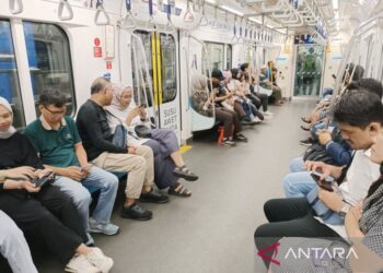 Hari Ini, Tarif Naik MRT Hanya Rp1