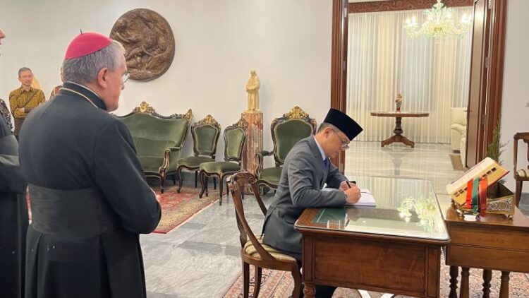 Mewakili Bangsa, Presiden Prabowo Utus Jokowi dan Sejumlah Tokoh Hadiri Pemakaman Paus Fransiskus di Vatikan