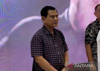 Bawa Ijazah Asli, Adik Ipar Jokowi Datangi Bareskrim Polri