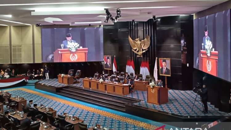 Suasana rapat paripurna di DPRD DKI Jakarta, Senin (26/5/2025). ANTARA/Khaerul Izan