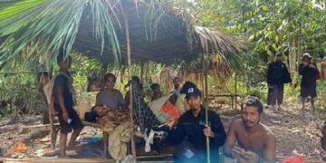 Pencuri Apes Ini Tertangkap setelah Terjebak di Saluran Air
