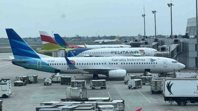 Direktur Angkutan Udara Ditjen Hubud, melakukan pengurangan komponen pajak dari semula 11 persen menjadi 5 persen kepada maskapai penerbangan nasional serta penyedia layanan perjalanan daring (Online Travel Agent/OTA).