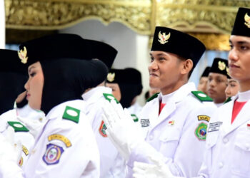 Inilah Paskibraka yang Kibarkan Sang Merah Putih di Istana