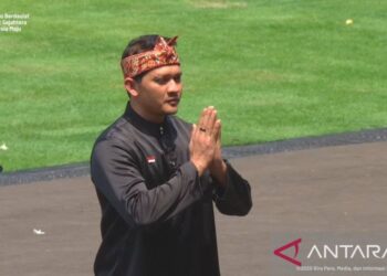 Aksi Iko Uwais & Jawara Pencak Silat SEA Games Tampil di Hadapan Prabowo
