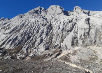 Salju Puncak Cartenz Diperkirakan Habis 2026, Menteri LH: Alam Tidak Bisa Dibohongi
