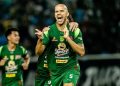 Pelatih Persebaya Tak Akan Ubah Gaya Main Meski Hadapi Persib di Kandang