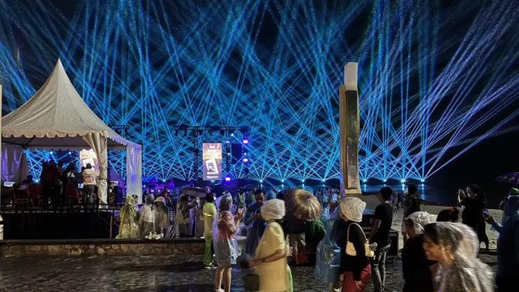 Diguyur Hujan, Lebih dari 55 Ribu Pengunjung Padati Ancol di Malam Tahun Baru 2026